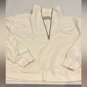 Used excellent condition everlane cream colored organic cotton jacket size small
